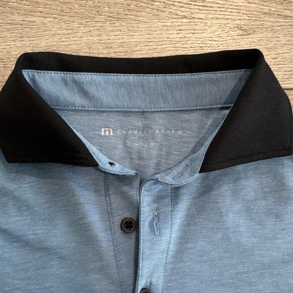 Travis Mathew Heater Golf Polo Mens Small Blue Featherweight Preppy Casual NWT - Picture 3 of 6